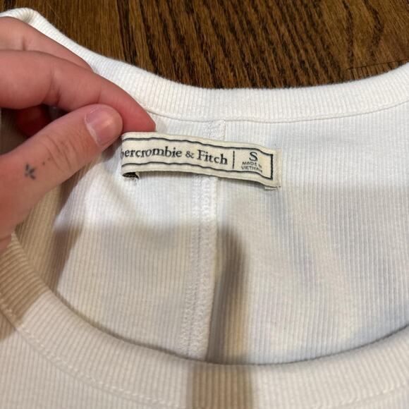 Abercrombie and fitch size small - Picture 2 of 2